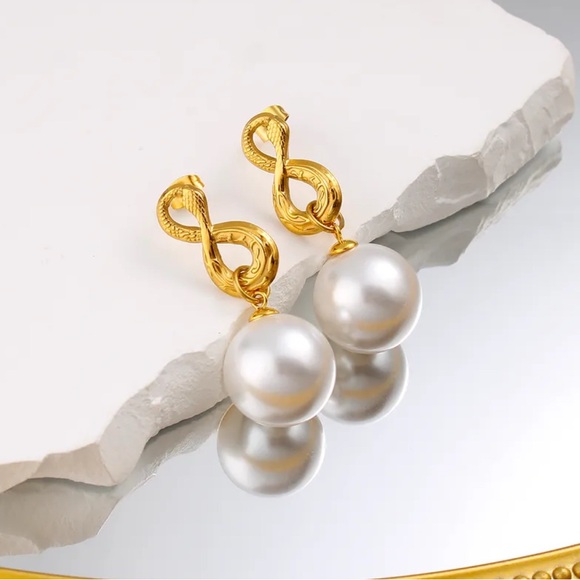 New 18k Gold Plated Bead Infinity and Pearl Stud Earrings Luxury Jewelry - Picture 1 of 8